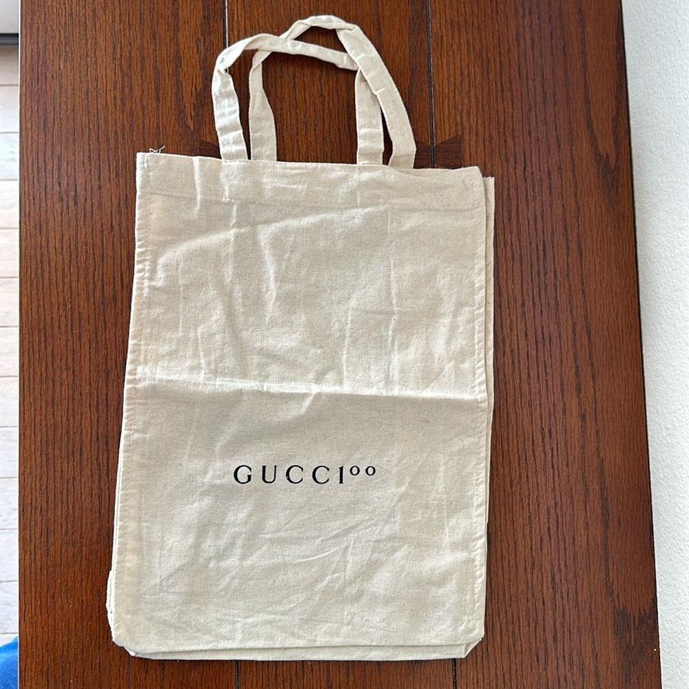 🆕NEW LISTING🆕 GUCCI CLOTH BAG NWOT